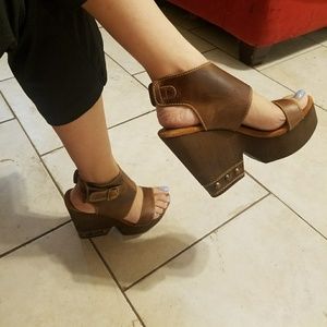 Thick heeled open toe shoes